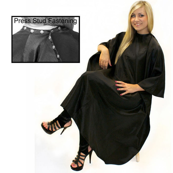 UNISEX GOWN BLACK WITH POPPERS Black Unisex Gown with Poppers Fastening.